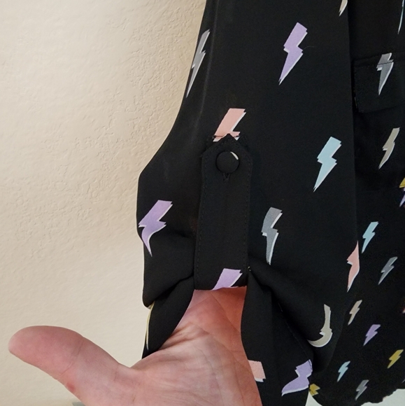 Torrid Harper style blouse lightning bolt Size 00/ Large - Picture 3 of 7